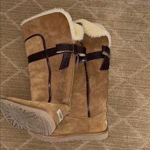 KNEE HIGH UGGS